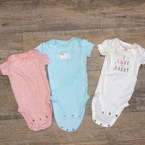 🩶 3/$15 🩶 Baby girl 3 month onsies